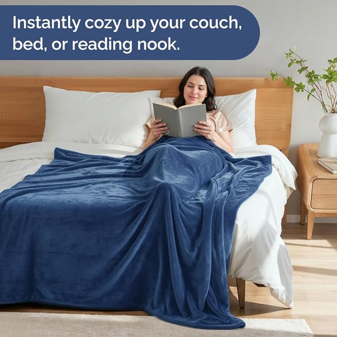 Ultra Soft Fleece Blanket Twin Size - Flannel Fleece Luxury Twin Blanket - Lightweight for Couch Bed Chair - Thick, Warm & Breathable - All Season Cozy Fuzzy Anti-Static Microplush Bedding, Royal Blue