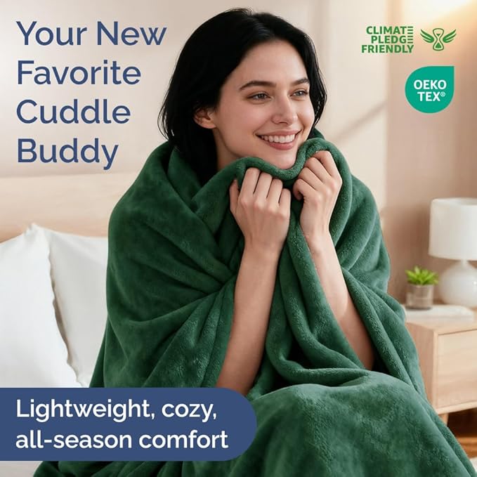 Ultra Soft Fleece Blanket Queen Size - Flannel Fleece Luxury Queen Blanket - Lightweight for Couch Bed Chair - Thick, Warm & Breathable - All Season Cozy Anti-Static Microplush Bedding, Forest Green