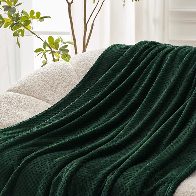 Exclusivo Mezcla Fleece Bed Blanket King Size, Super Soft and Warm Blankets for Couch, Sofa and Bed Waffle Textured, Cozy, Fuzzy and Lightweight (Forest Green, 90x104 Inches)