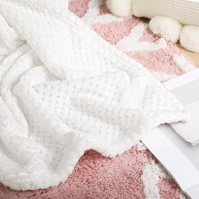 Exclusivo Mezcla Fleece Throw Blanket, Super Soft and Warm Blankets for Couch, Sofa and Bed Waffle Textured, Cozy, Fuzzy and Lightweight (Off White, 40x50 Inches)