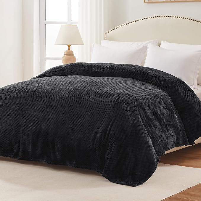 Exclusivo Mezcla Fleece Bed Blanket Twin Size, Super Soft and Warm Blankets for Couch, Sofa and Bed Waffle Textured, Cozy, Fuzzy and Lightweight (Black, 90x66 Inches)