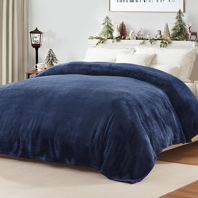 Exclusivo Mezcla Fleece Bed Blanket Twin Size, Super Soft and Warm Blankets for Couch, Sofa and Bed Waffle Textured, Cozy, Fuzzy and Lightweight (Navy Blue, 90x66 Inches)