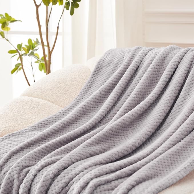 Exclusivo Mezcla Fleece Throw Blanket Extra Large, Super Soft and Warm Blankets for Couch, Sofa and Bed Waffle Textured, Cozy, Fuzzy and Lightweight (Light Grey, 50x70 Inches)