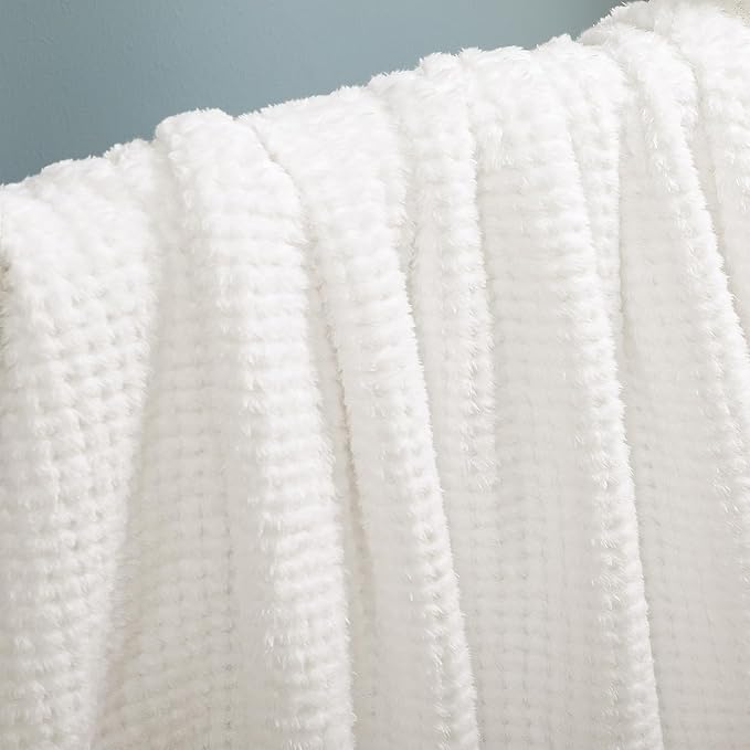 Exclusivo Mezcla Fleece Throw Blanket, Super Soft and Warm Blankets for Couch, Sofa and Bed Waffle Textured, Cozy, Fuzzy and Lightweight (Off White, 40x50 Inches)