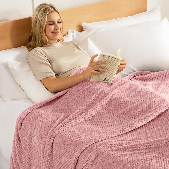 Exclusivo Mezcla Fleece Bed Blanket King Size, Super Soft and Warm Blankets for Couch, Sofa and Bed Waffle Textured, Cozy, Fuzzy and Lightweight (Dusty Pink, 90x104 Inches)
