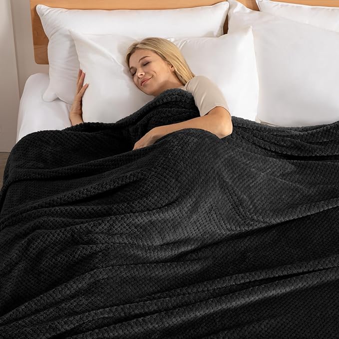 Exclusivo Mezcla Fleece Bed Blanket Twin Size, Super Soft and Warm Blankets for Couch, Sofa and Bed Waffle Textured, Cozy, Fuzzy and Lightweight (Black, 60x80 inches)