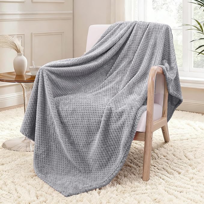 Exclusivo Mezcla Fleece Throw Blanket Extra Large, Super Soft and Warm Blankets for Couch, Sofa and Bed Waffle Textured, Cozy, Fuzzy and Lightweight (Light Grey, 50x70 Inches)