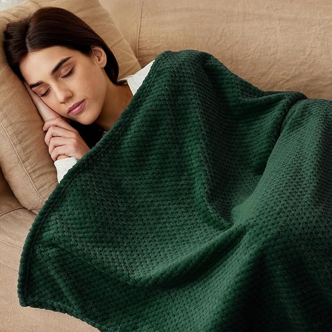 Exclusivo Mezcla Fleece Bed Blanket Queen Size, Super Soft and Warm Blankets for Couch, Sofa and Bed Waffle Textured, Cozy, Fuzzy and Lightweight (Forest Green, 90x90 Inches)