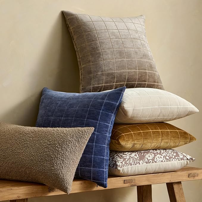 MIULEE Decorative Chenille Check Throw Pillow Covers Vintage Plaid Couch Pillows 20x20 Inch Set of 2 Neutral Boho Farmhouse Cushion Covers Modern Home Coastal Decor for Sofa Bed Living Room Navy Blue