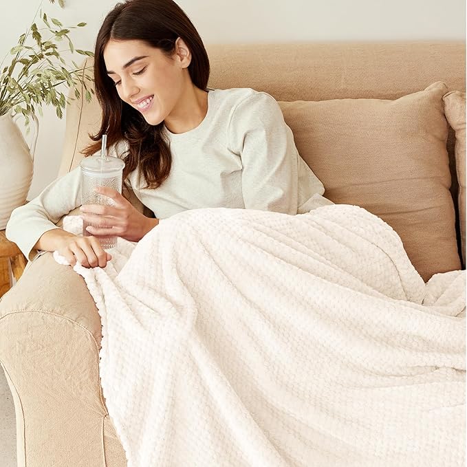 Exclusivo Mezcla Fleece Bed Blanket Twin Size, Super Soft and Warm Blankets for Couch, Sofa and Bed Waffle Textured, Cozy, Fuzzy and Lightweight (Ivory, 90x66 Inches)