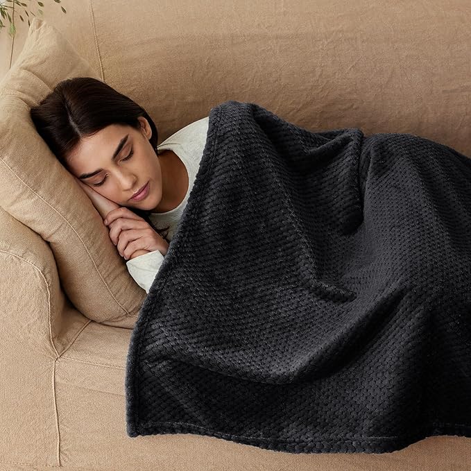 Exclusivo Mezcla Fleece Throw Blanket Extra Large, Super Soft and Warm Blankets for Couch, Sofa and Bed Waffle Textured, Cozy, Fuzzy and Lightweight (Black, 50x70 Inches)