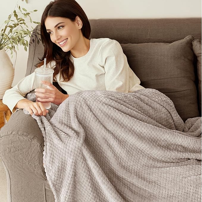 Exclusivo Mezcla Fleece Bed Blanket King Size, Super Soft and Warm Blankets for Couch, Sofa and Bed Waffle Textured, Cozy, Fuzzy and Lightweight (Tan, 90x104 Inches)
